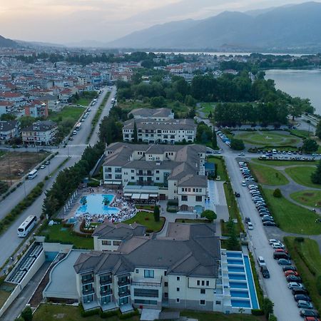 Hotel Du Lac Congress Center & Spa Ioannina Exterior foto Aerial view of the complex