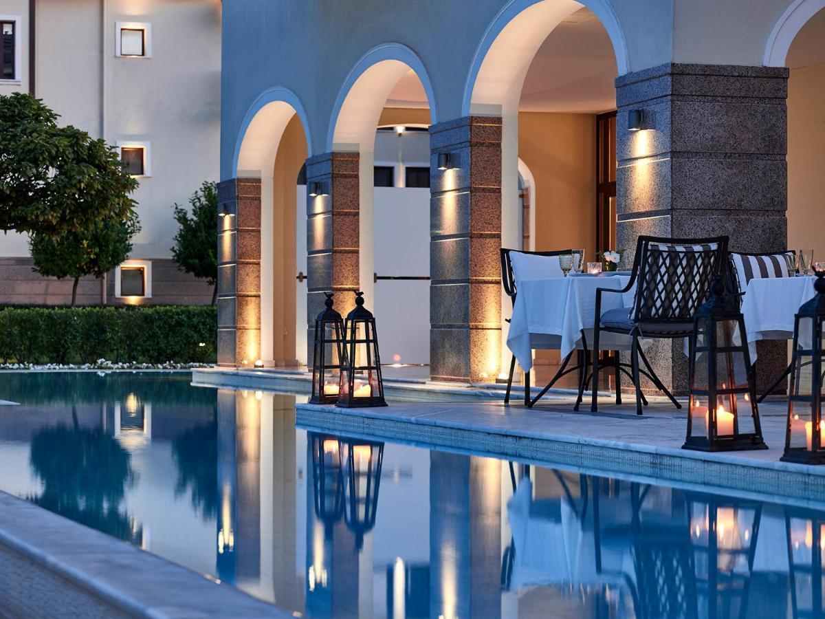 Hotel Du Lac Congress Center & Spa Ioannina Exterior foto The pool at the hotel