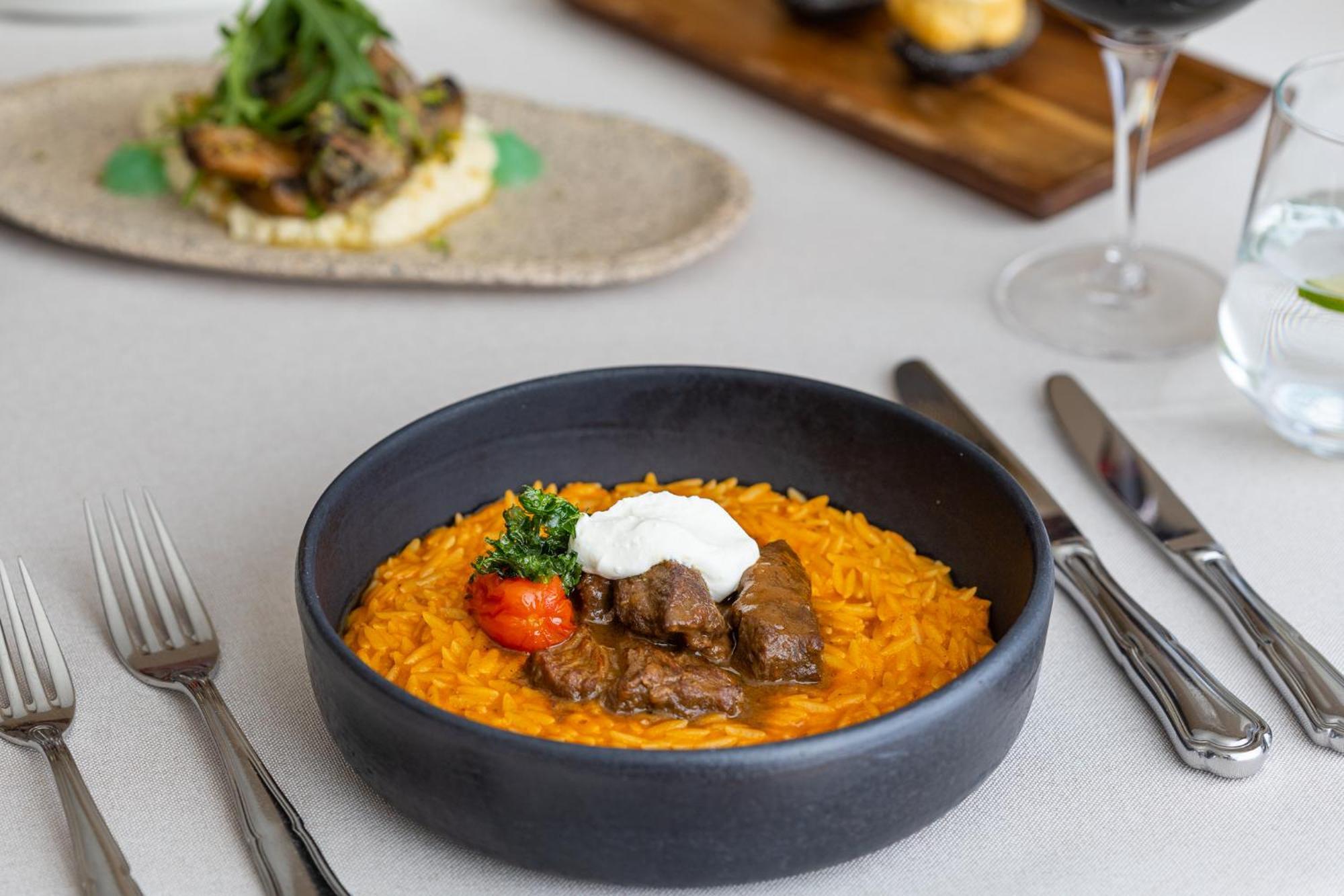 Hotel Du Lac Congress Center & Spa Ioannina Exterior foto A plate of couscous